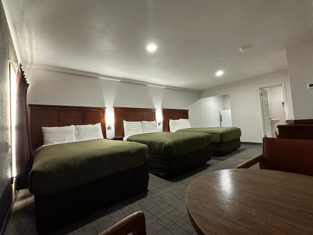 Llano Motel *